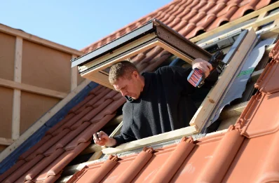 Pose de fenêtres de toit Velux à Brûlon